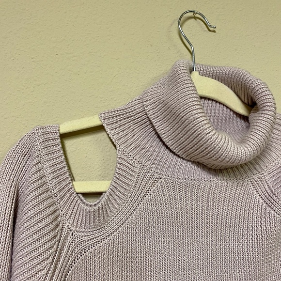 LF Cold Shoulder Sweater - Picture 4 of 12